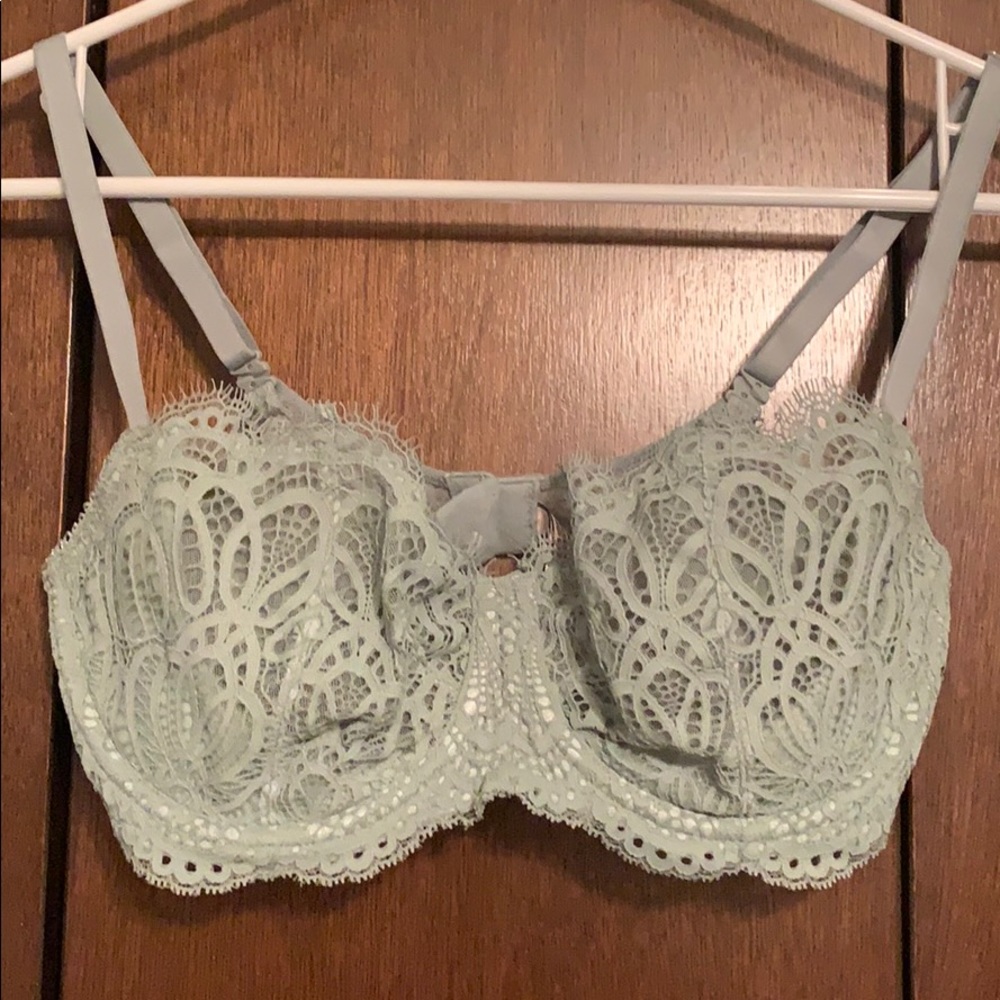 Victoria’s Secret Dream Angels 34DD Lace Bra